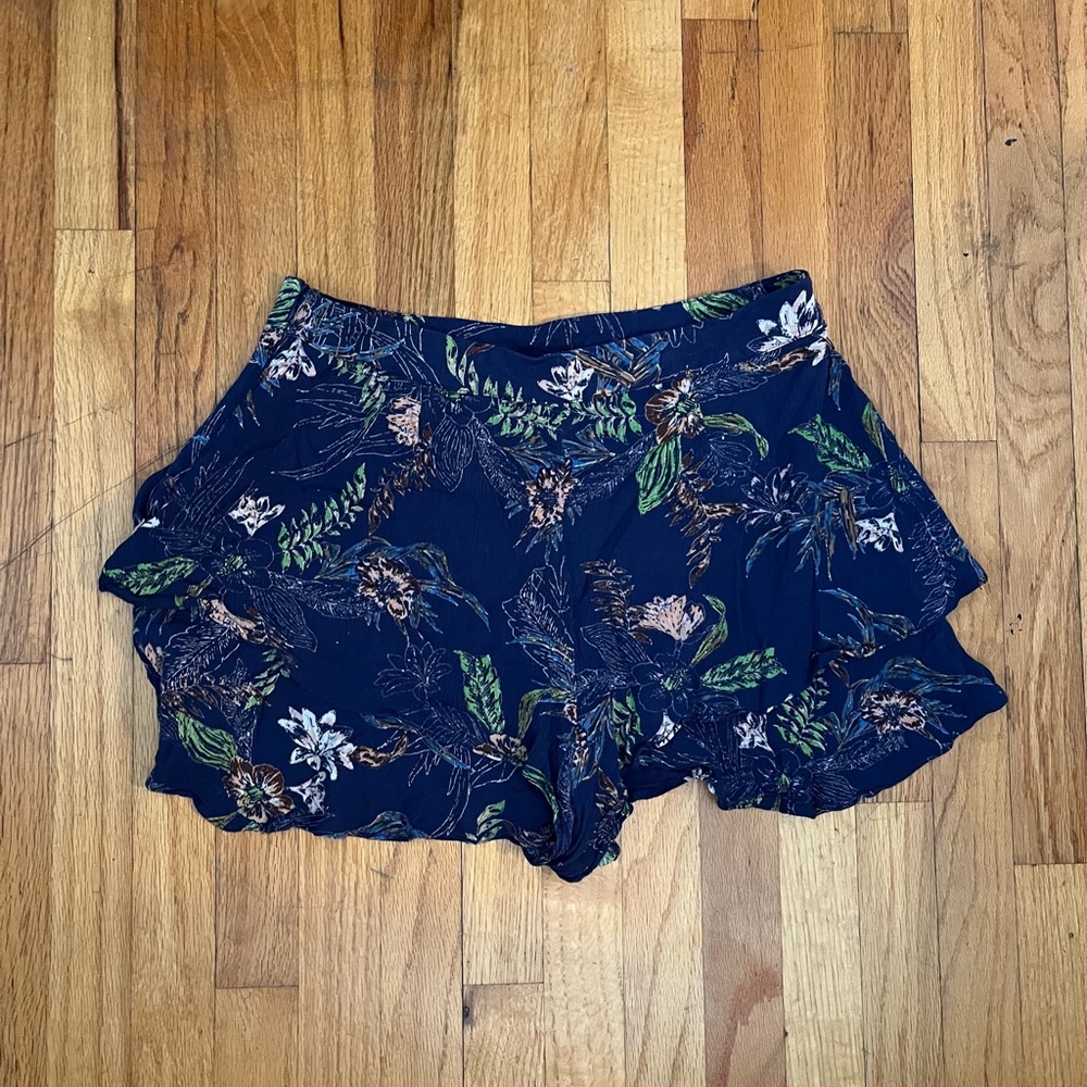 Solemio High Rise Floral Ruffle Shorts - Picture 3 of 3